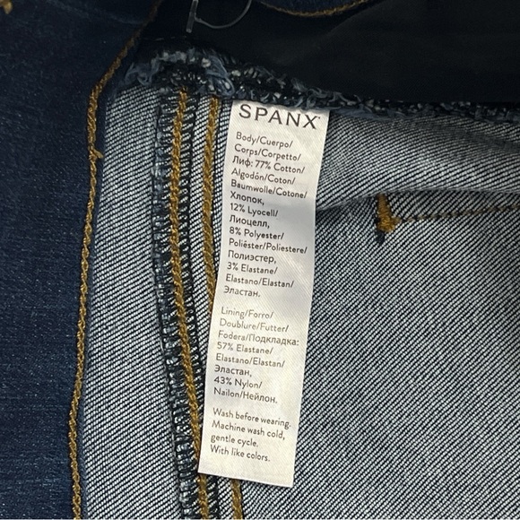Spanx Distressed Skinny Jeans with Raw Hem Size Small Pull On - Picture 9 of 11